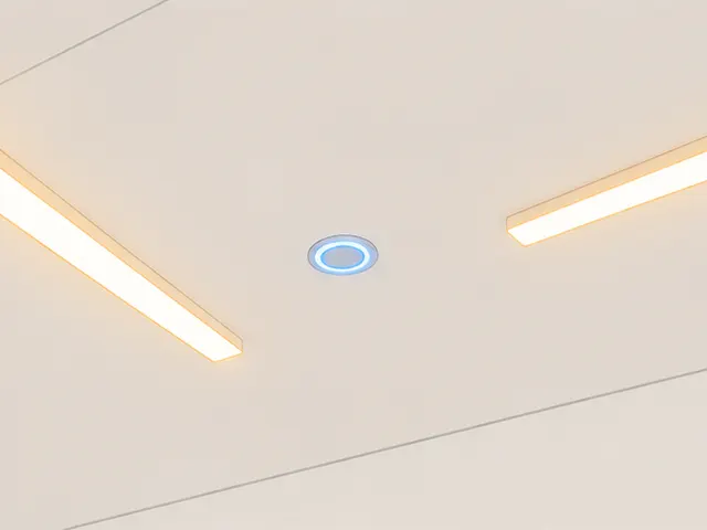 Sensore di presenza mesh-DALI da incasso installato a soffitto per ufficio